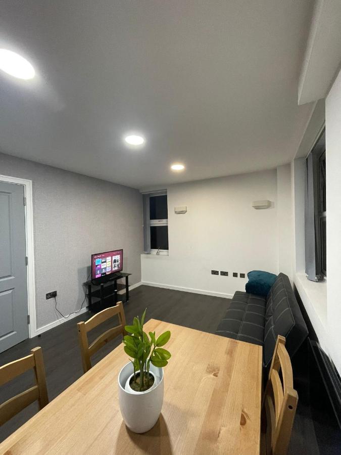 Charming Modern Apartment Near London Heathrow Feltham Luaran gambar