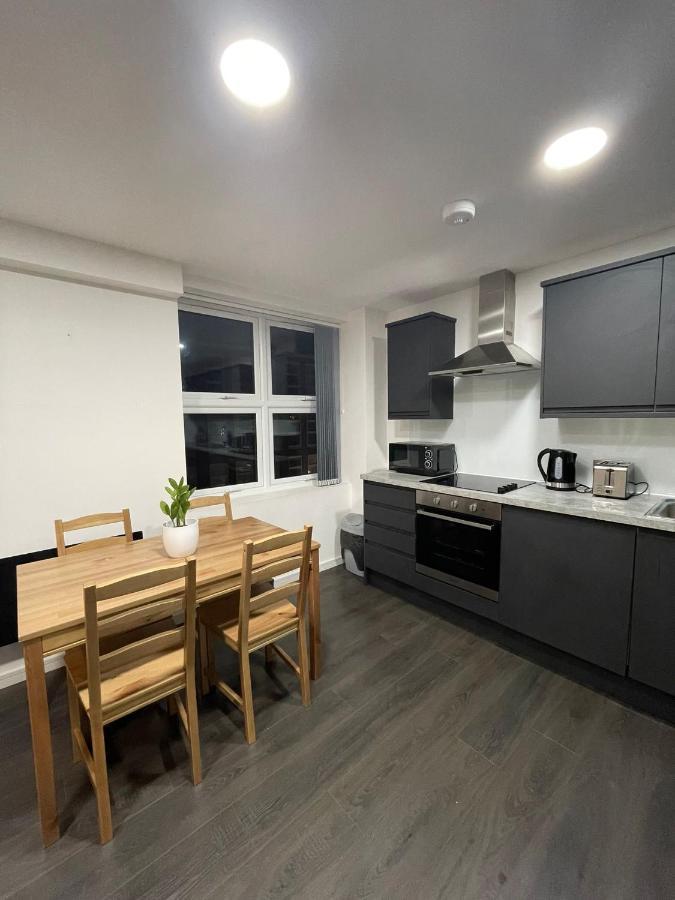 Charming Modern Apartment Near London Heathrow Feltham Luaran gambar